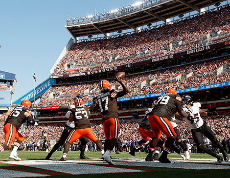 Cleveland Browns quarterback Dorian Thompson-Robinson attempts a pass against the Baltimore Ravens.