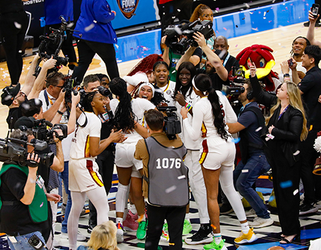 Iowa Hawkeyes vs. South Carolina Gamecocks NCAA Womens final four cleveland ohio