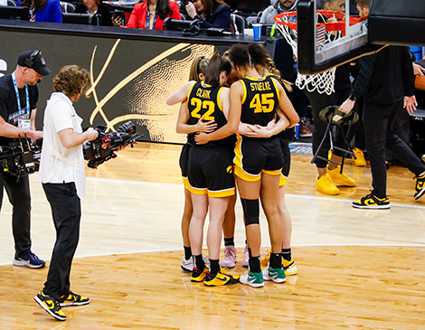 Iowa Hawkeyes vs. South Carolina Gamecocks NCAA Womens final four cleveland ohio