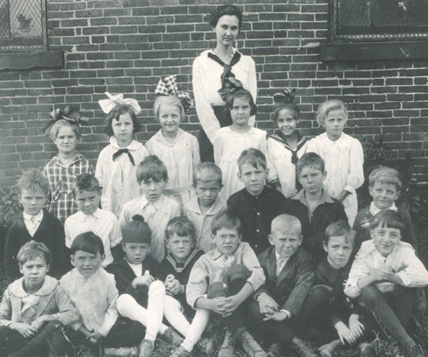 Historic class photo from 1919