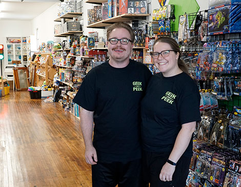 The Geek Peek - Michael Pierce and Jill Bresnahan The Geek Peek - Michael Pierce and Jill Bresnahan