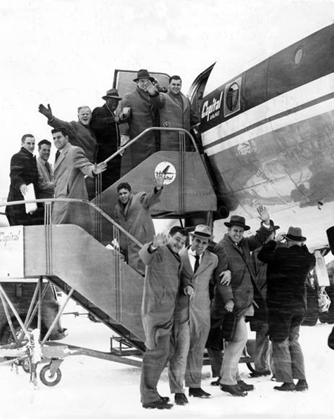 Browns depart from Cleveland to Los Angeles to play the Rams in the 1951 NFL Championship game