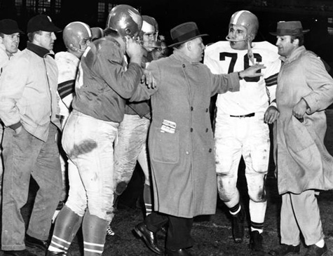 Lou Groza and Frank Kilroy during post-game argument, Cleveland Browns vs. Philadelphia Eagles, 1954