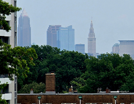 Article1-Cleveland-skyline-with-parasail-KJP-081025