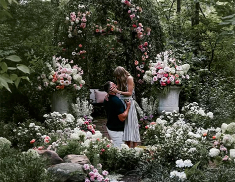 Taylor Swift & Travis Kelce Taylor Swift & Travis Kelce