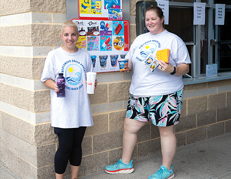 Jen Ferns and Saree Doyle standing outside of Snack Shack