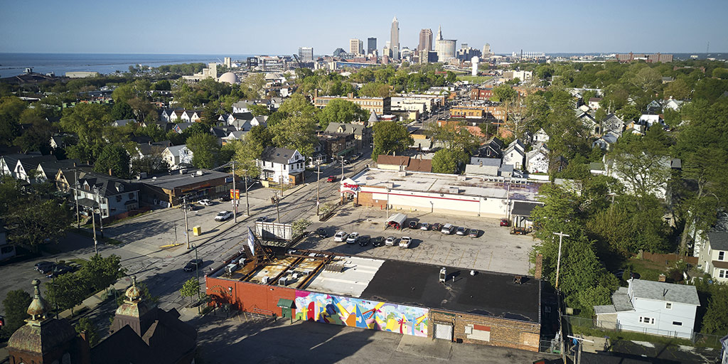 Eileen Dorsey and Ish Muhammad's mural "More Heart Than Art" Eileen Dorsey and Ish Muhammad's mural "More Heart Than Art"