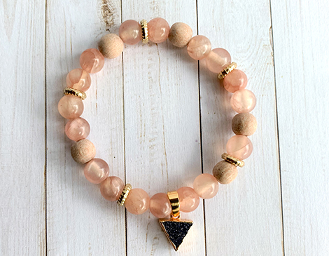 This bracelet is the perfect way to discreetly wear your favorite essential oils. This bracelet is the perfect way to discreetly wear your favorite essential oils.