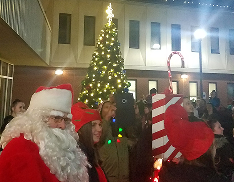 Light Up Your Life With These Three Tree Lighting Ceremonies Light Up Your Life With These Three Tree Lighting Ceremonies