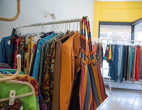 Shopping Vintage Is An Affordable And Stylish Move Shopping Vintage Is An Affordable And Stylish Move
