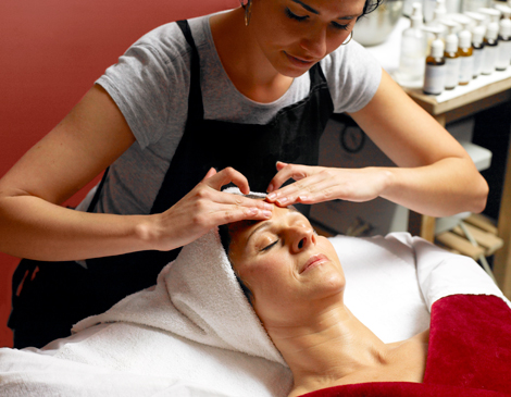 Spa Guide: A White Pond Paradise Salon and Day Spa Spa Guide: A White Pond Paradise Salon and Day Spa