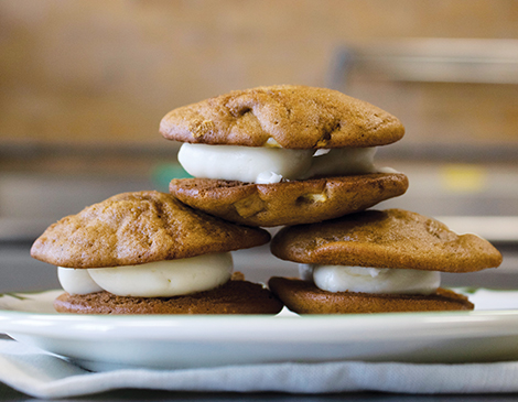 Spiced Apple Whoopie Pies