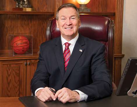 470x365-Article-12 Mayor Kurtz headshot