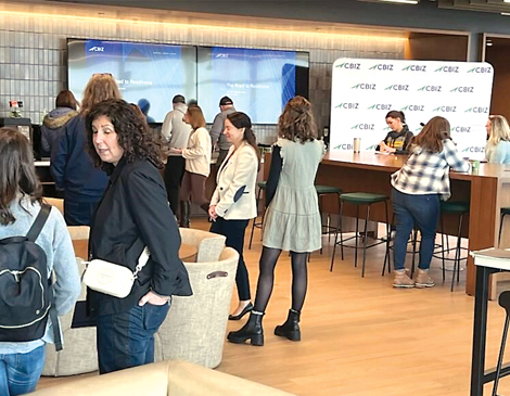 470x365_Article-4 Group of people networking