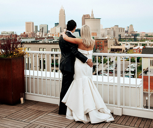 Wedding couple in downtown Cleveland