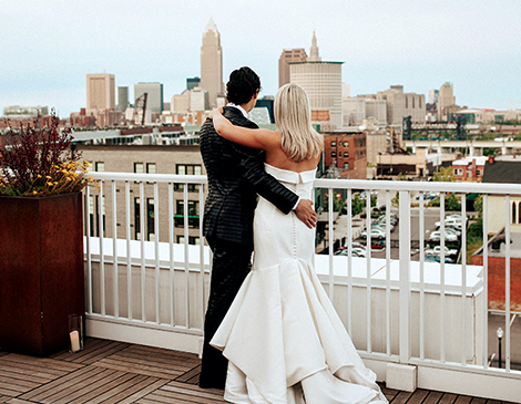 Wedding couple in downtown Cleveland Wedding couple in downtown Cleveland