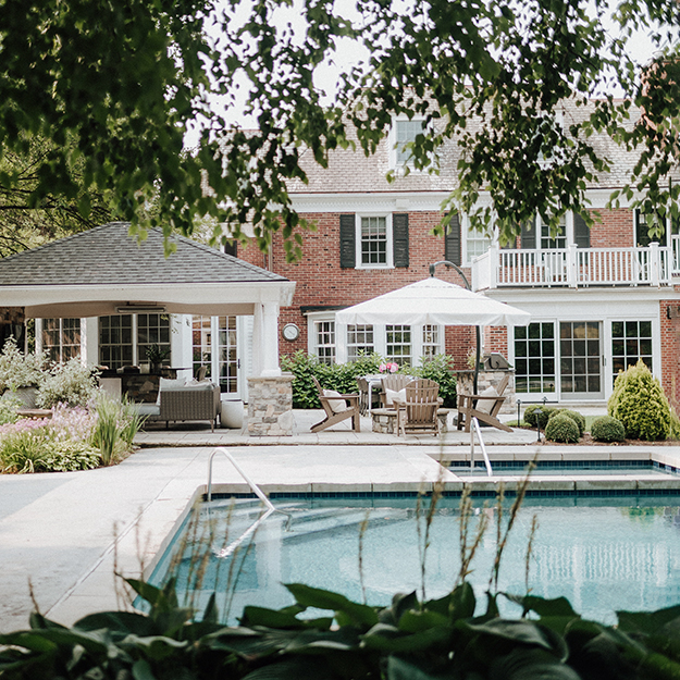 Shaker Heights Backyard, Suzuran Photography