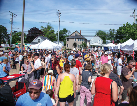 A crowd of people at Taste of River